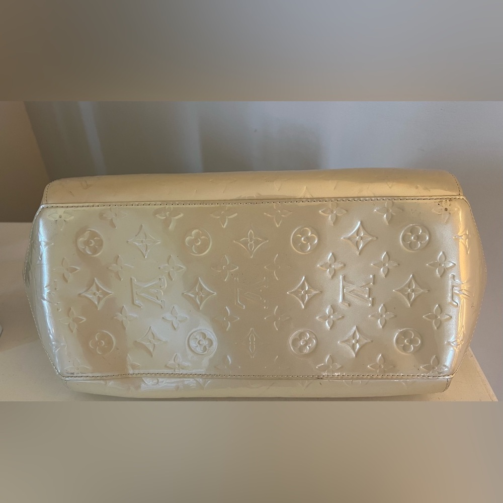 Louis Vuitton Vernis Sherwood Purse - Picture 6 of 15